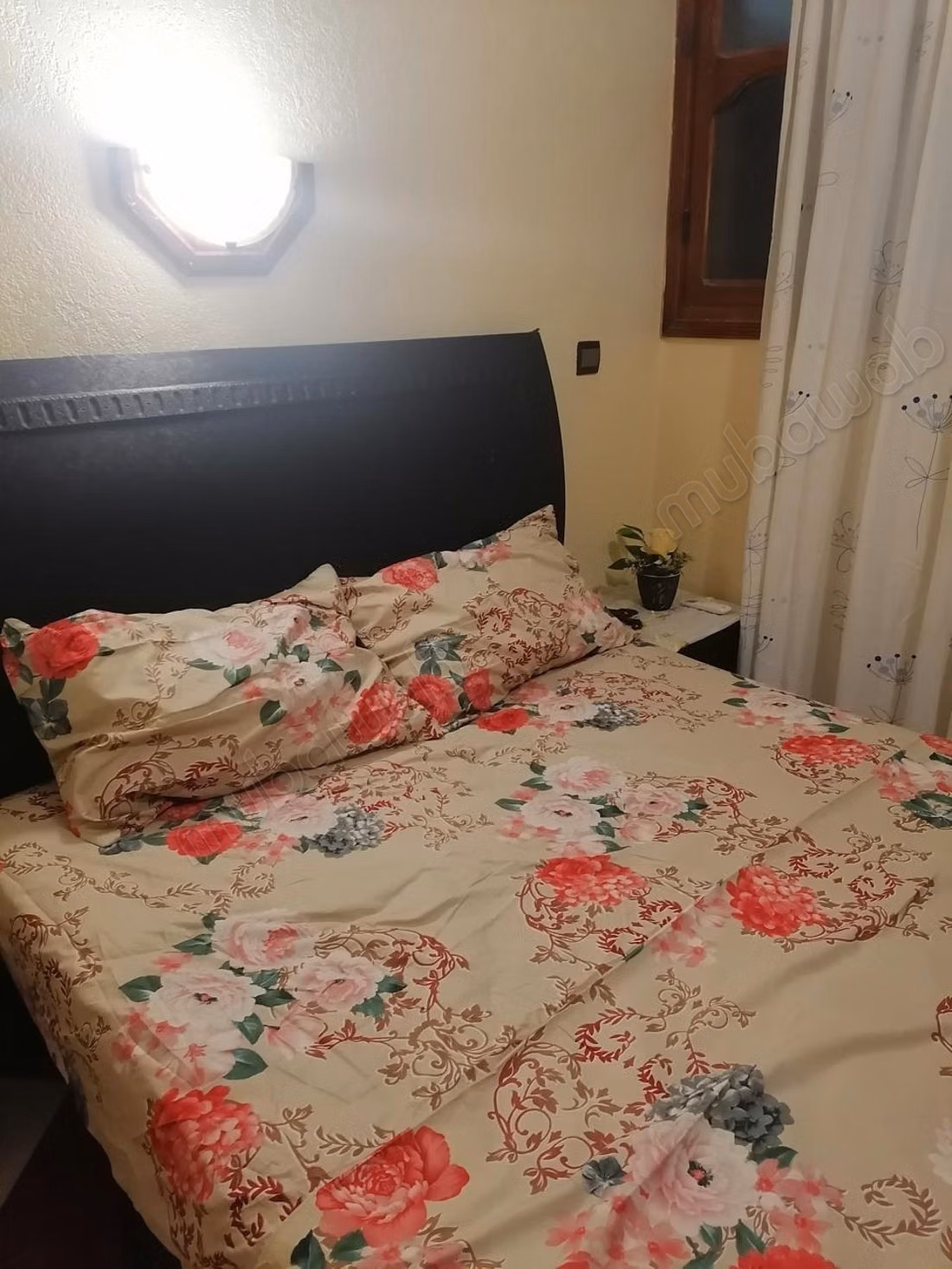 Louez cet appartement à Ihchach. 
Superficie 80 m². 
Bien meublé