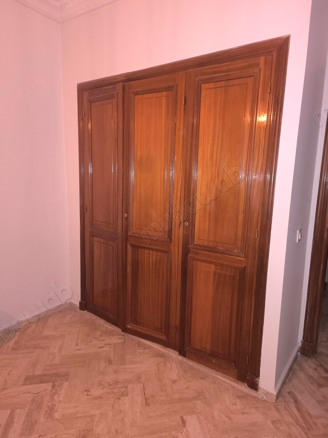 Vend appartement à Racine. 2 chambres agréables. Salon typique marocain, résidence sécurisée