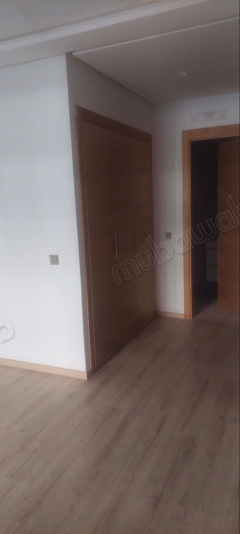Bel appartement à louer au centre. Superficie 97 m². Jardin et terrasse
