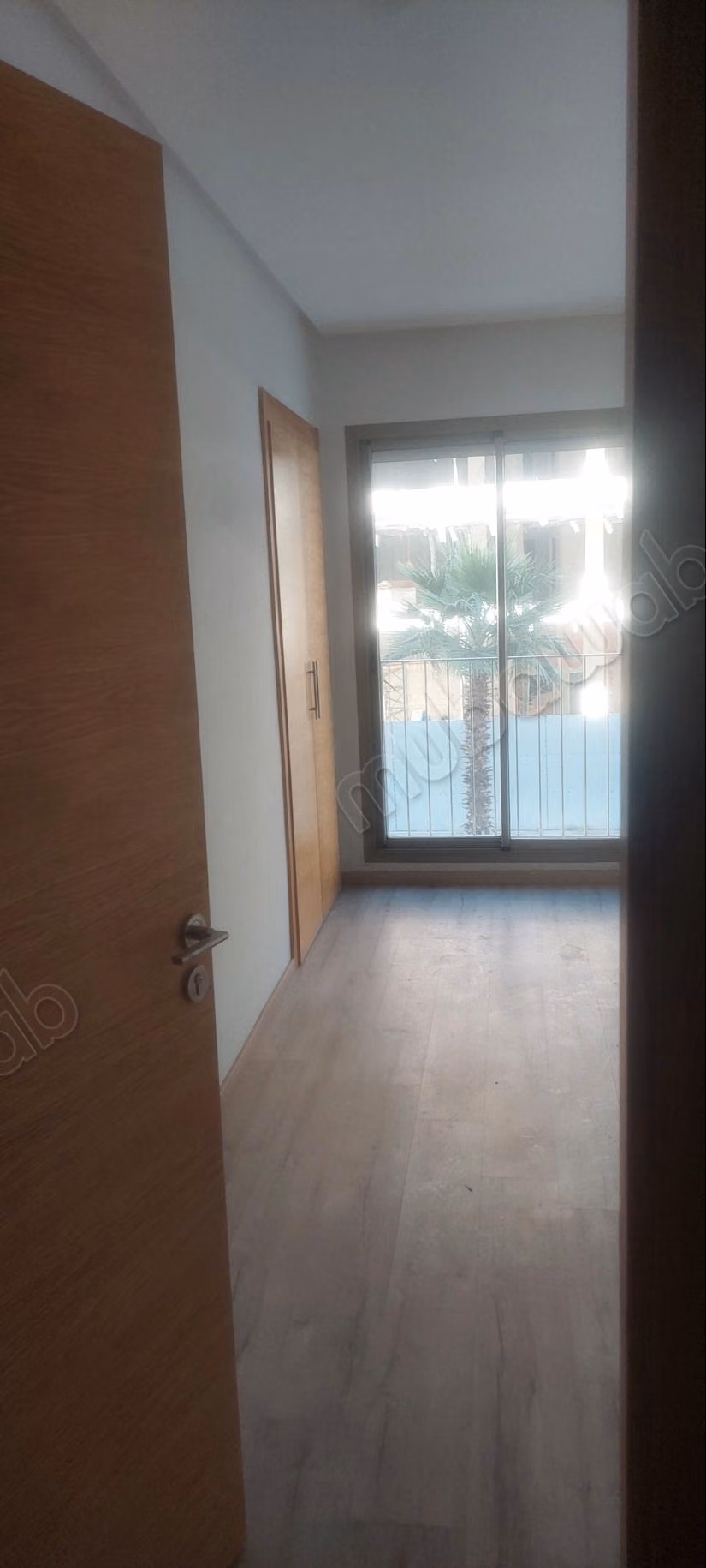 Bel appartement à louer au centre. Superficie 97 m². Jardin et terrasse