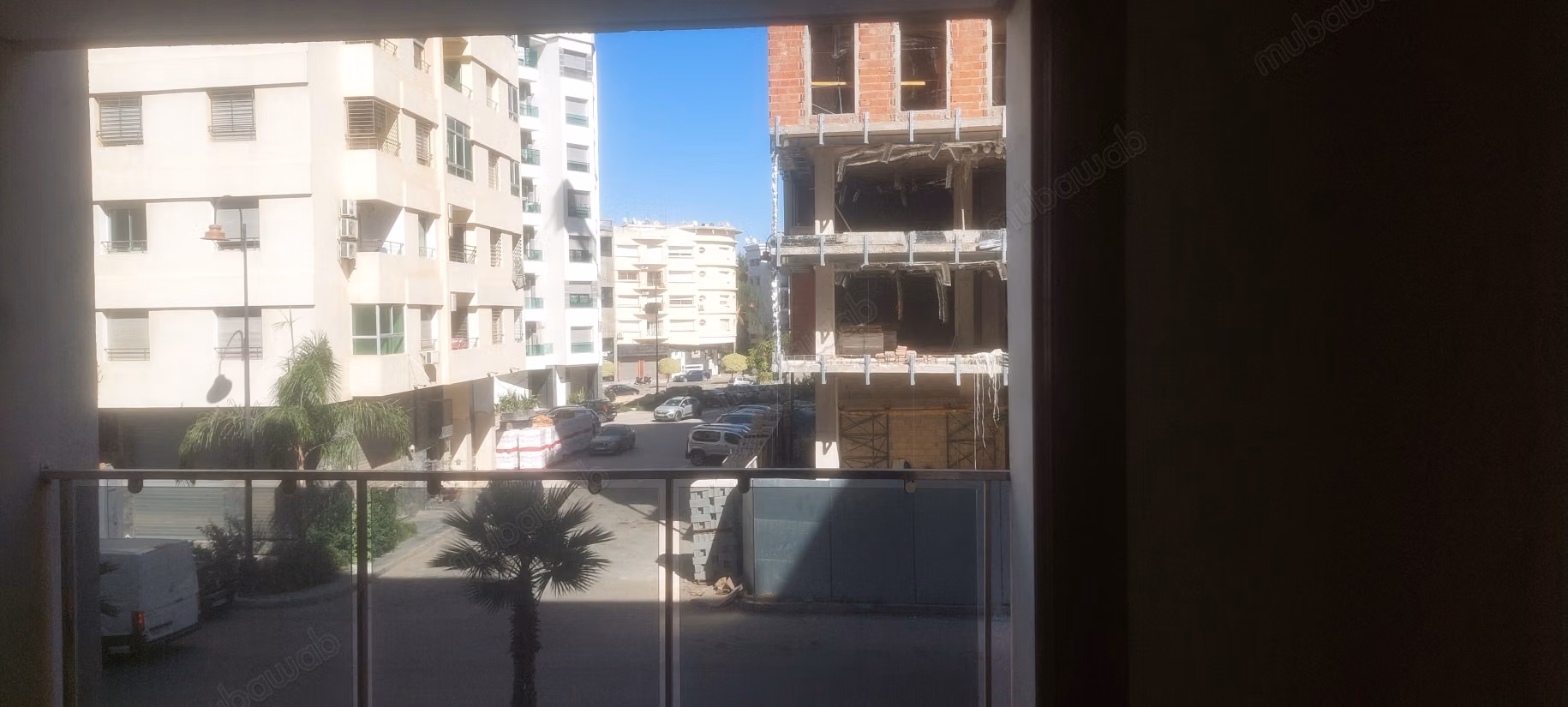 Bel appartement à louer au centre. Superficie 97 m². Jardin et terrasse