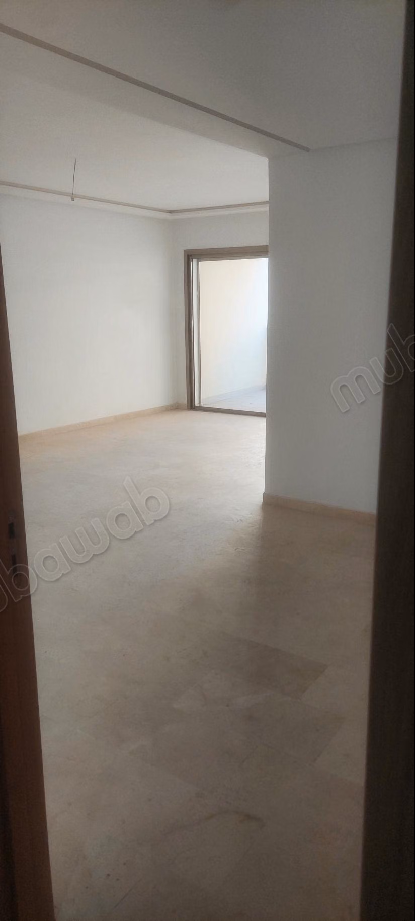 Bel appartement à louer au centre. Superficie 97 m². Jardin et terrasse