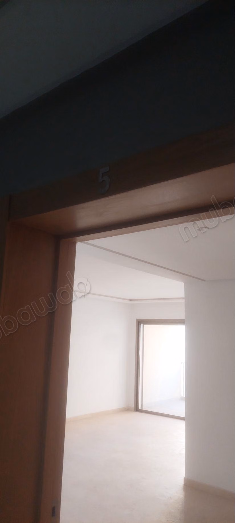 Bel appartement à louer au centre. Superficie 97 m². Jardin et terrasse