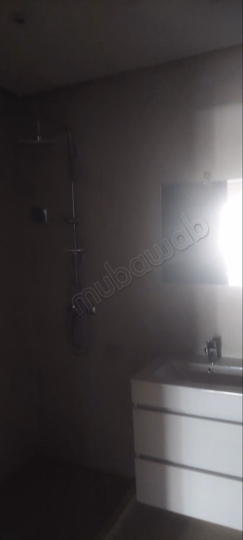 Bel appartement à louer au centre. Superficie 97 m². Jardin et terrasse