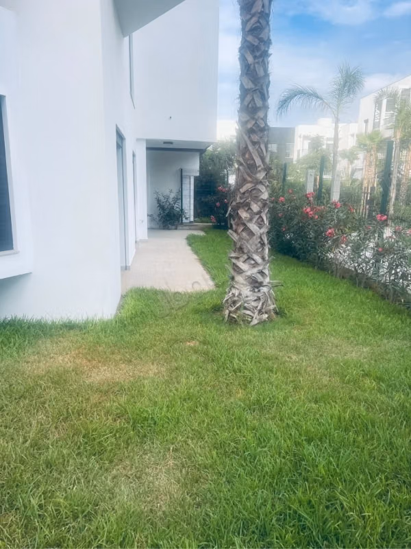 Bel appartement en location à Dar Bouazza. 2 chambres. Piscine et air conditionné