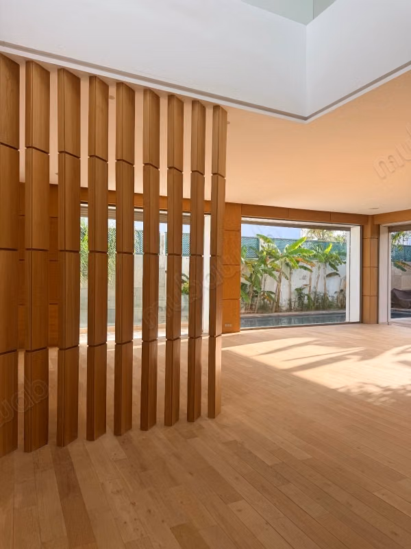 Very beautiful recent villa for professional office rental