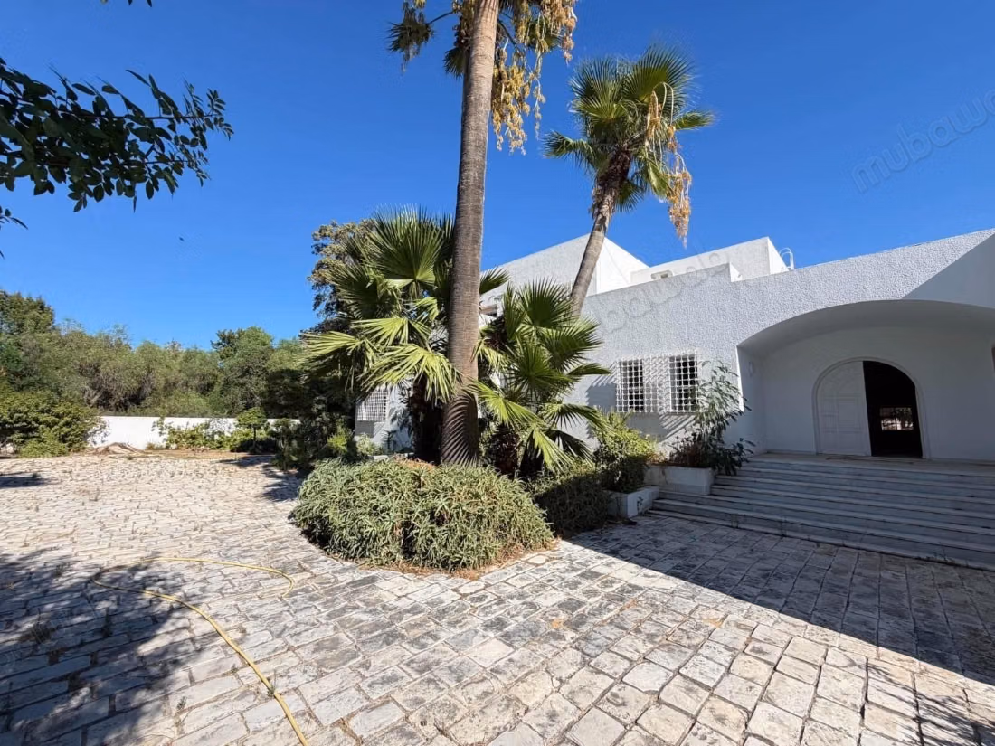 For rent villa on Rue du Parc Soukra