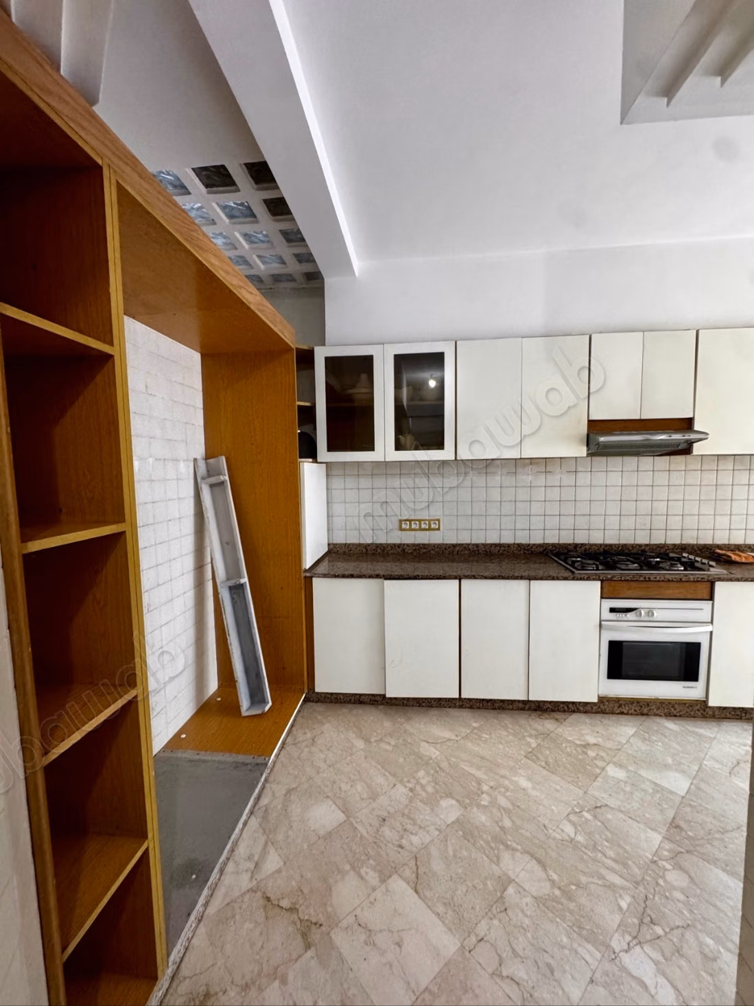 À vendre – spacieux appartement de 176 m² avec terrasse, racine, casablanca