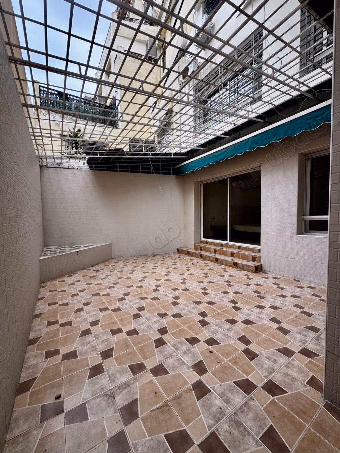 À vendre – spacieux appartement de 176 m² avec terrasse, racine, casablanca