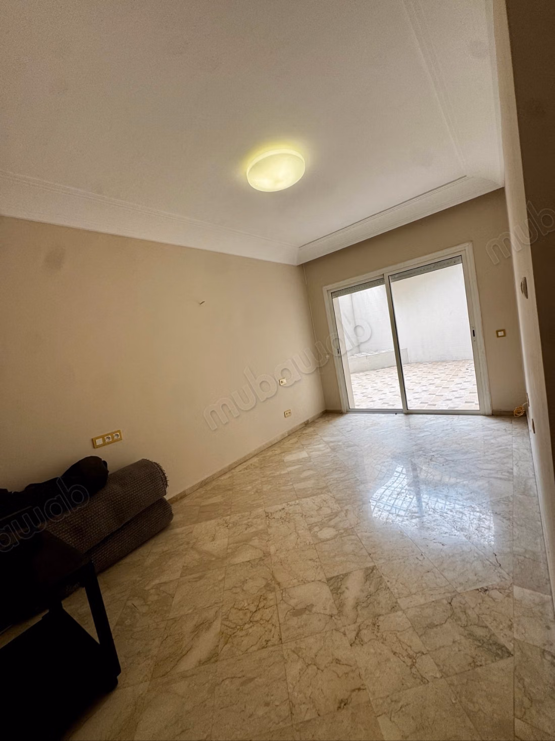 À vendre – spacieux appartement de 176 m² avec terrasse, racine, casablanca