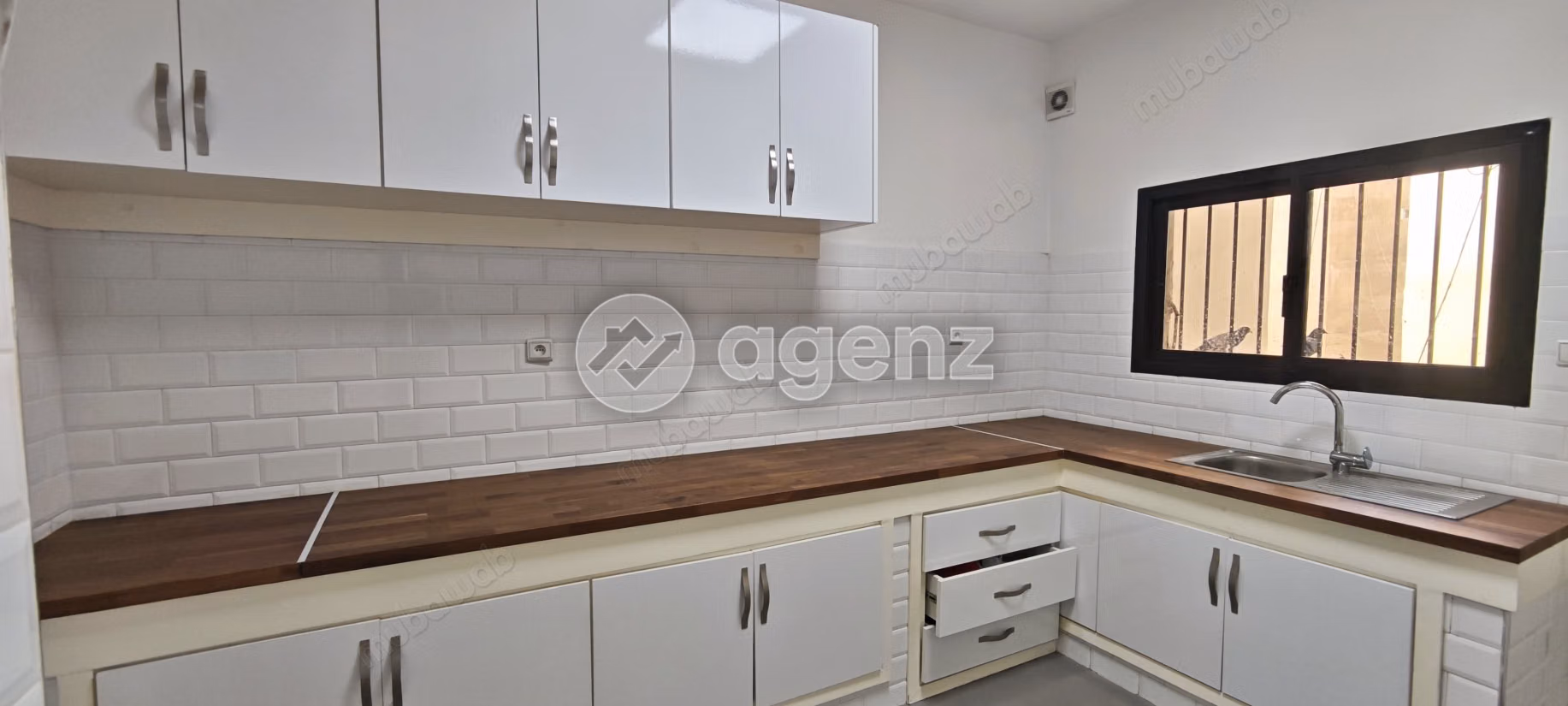 Bureau à vendre 117 m² 
Racine Casablanca