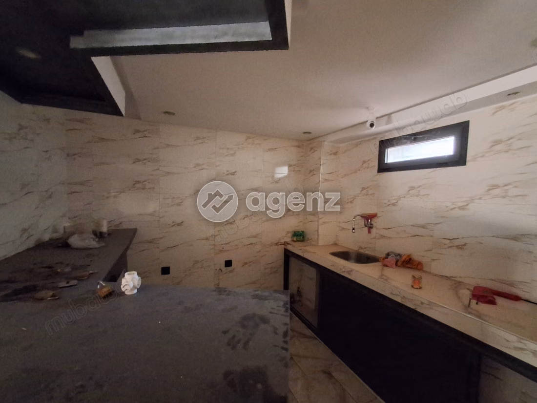 Commerce à vendre 55 m² 
Residence lamia 
Skhirate 
Témara