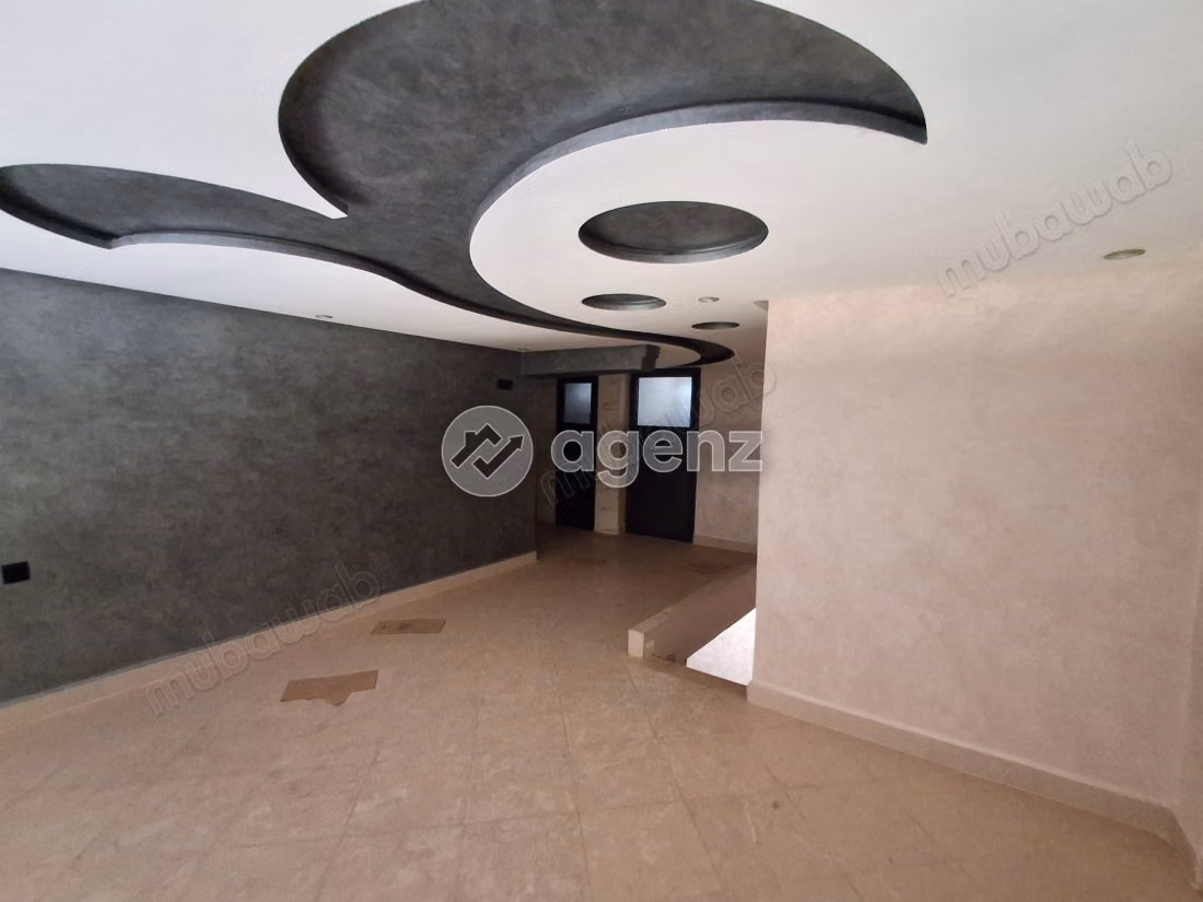 Commerce à vendre 55 m² 
Residence lamia 
Skhirate 
Témara