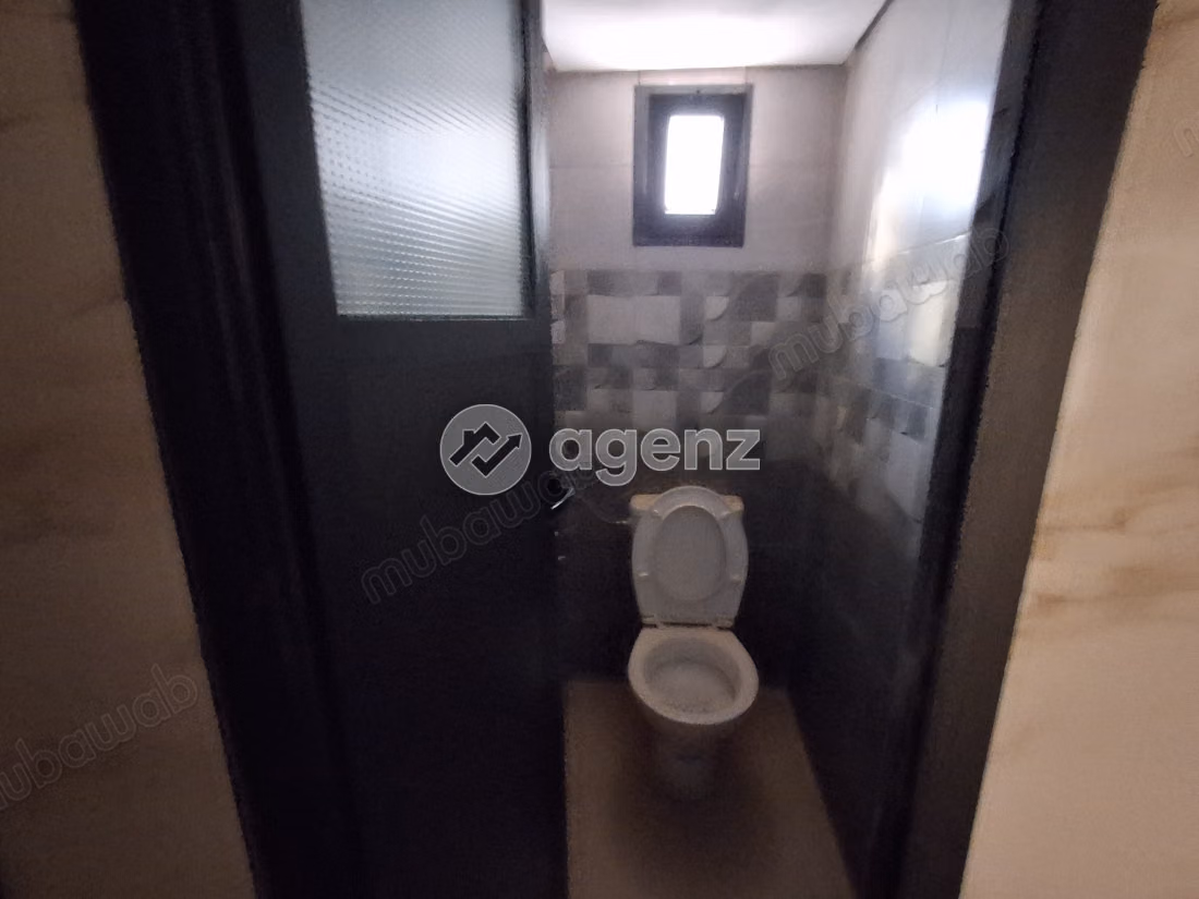 Commerce à vendre 55 m² 
Residence lamia 
Skhirate 
Témara