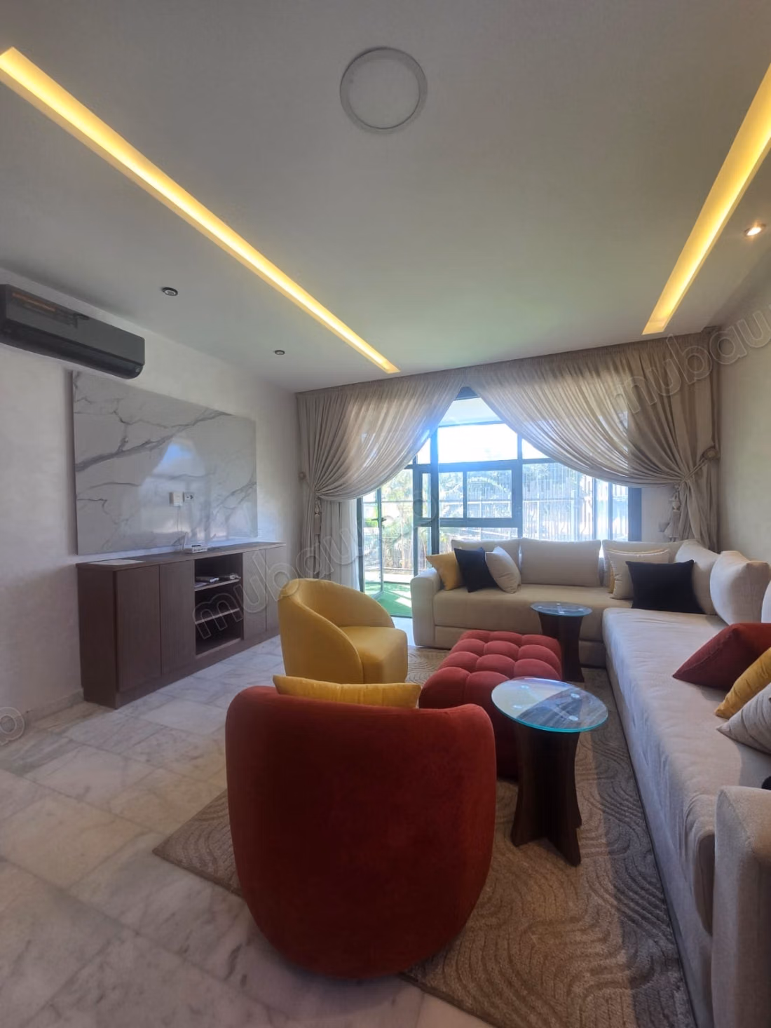 Location d'un appartement à Casablanca Finance City. 4 grandes pièces. Bien meublé