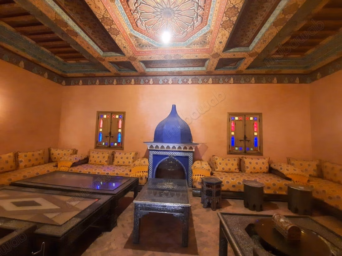 Trouvez votre riad à acheter à Oulad Hassoune. Superficie 2700 m². Bien meublé