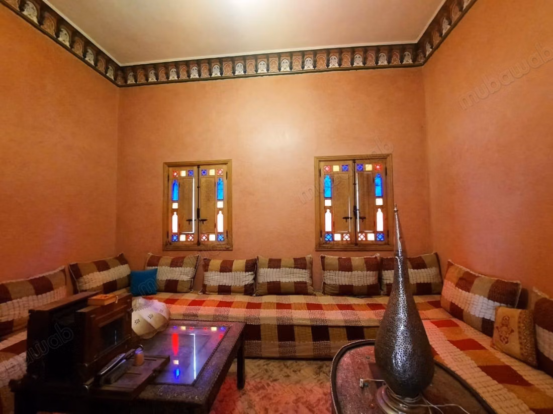Trouvez votre riad à acheter à Oulad Hassoune. Superficie 2700 m². Bien meublé