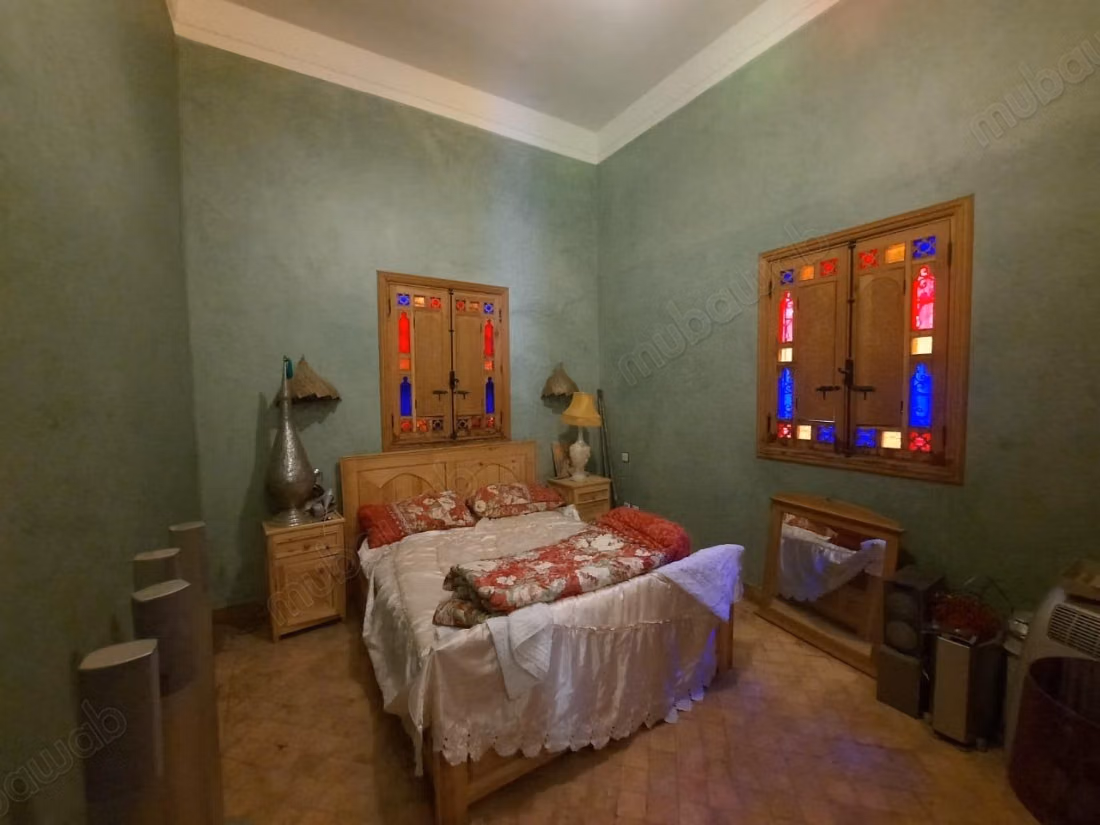 Trouvez votre riad à acheter à Oulad Hassoune. Superficie 2700 m². Bien meublé