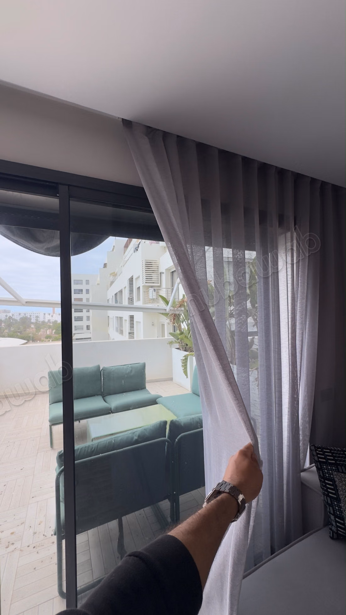 Studio a vendre la corniche avec terrasse a vendre terrasse