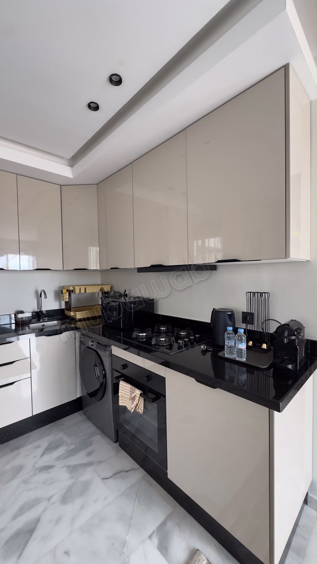 Studio a vendre la corniche avec terrasse a vendre terrasse