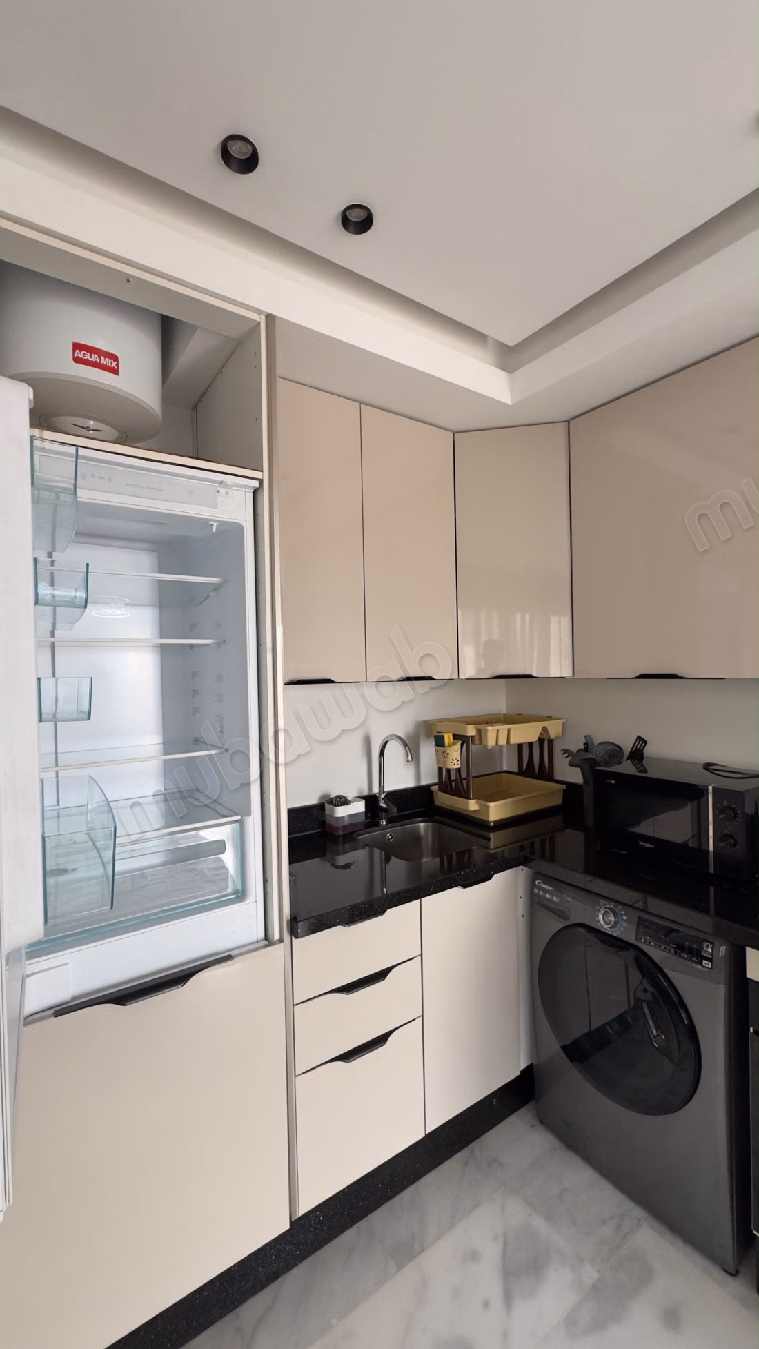 Studio a vendre la corniche avec terrasse a vendre terrasse