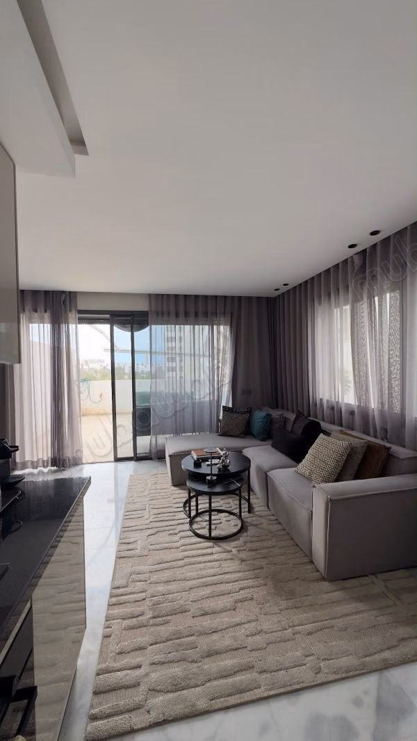Studio a vendre la corniche avec terrasse a vendre terrasse