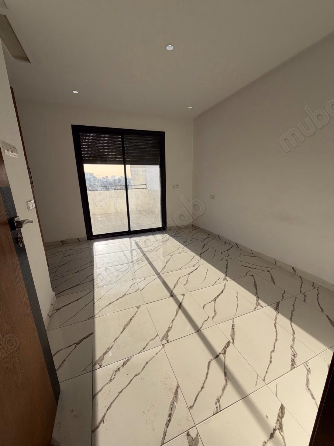 Très bel appartement en location à Roches Noires. 
1 chambre. 
Avec ascenseur et terrasse