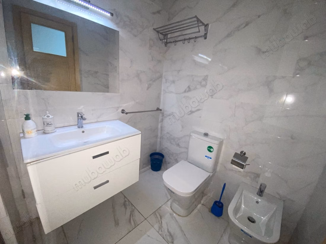 Appartement de vacances à louer à Champ de course.
Surface de 141 m².
Salon Marocain et antenne parabolique