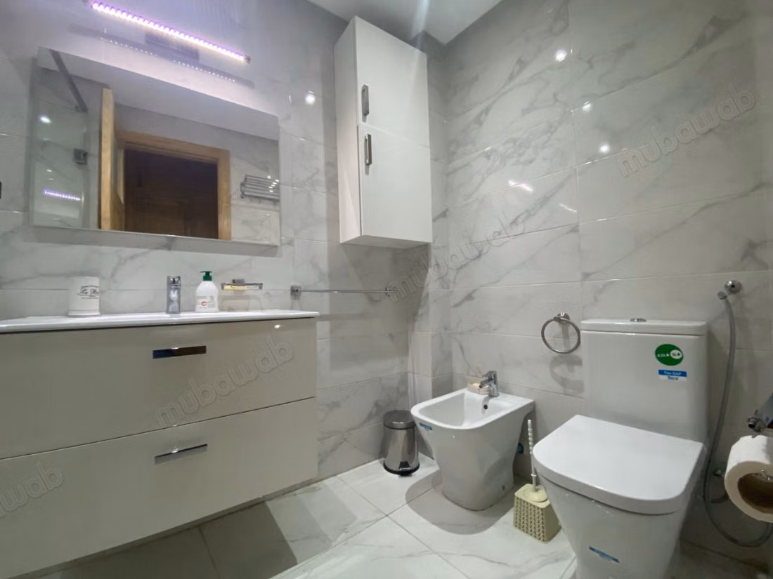 Appartement de vacances à louer à Champ de course.
Surface de 141 m².
Salon Marocain et antenne parabolique