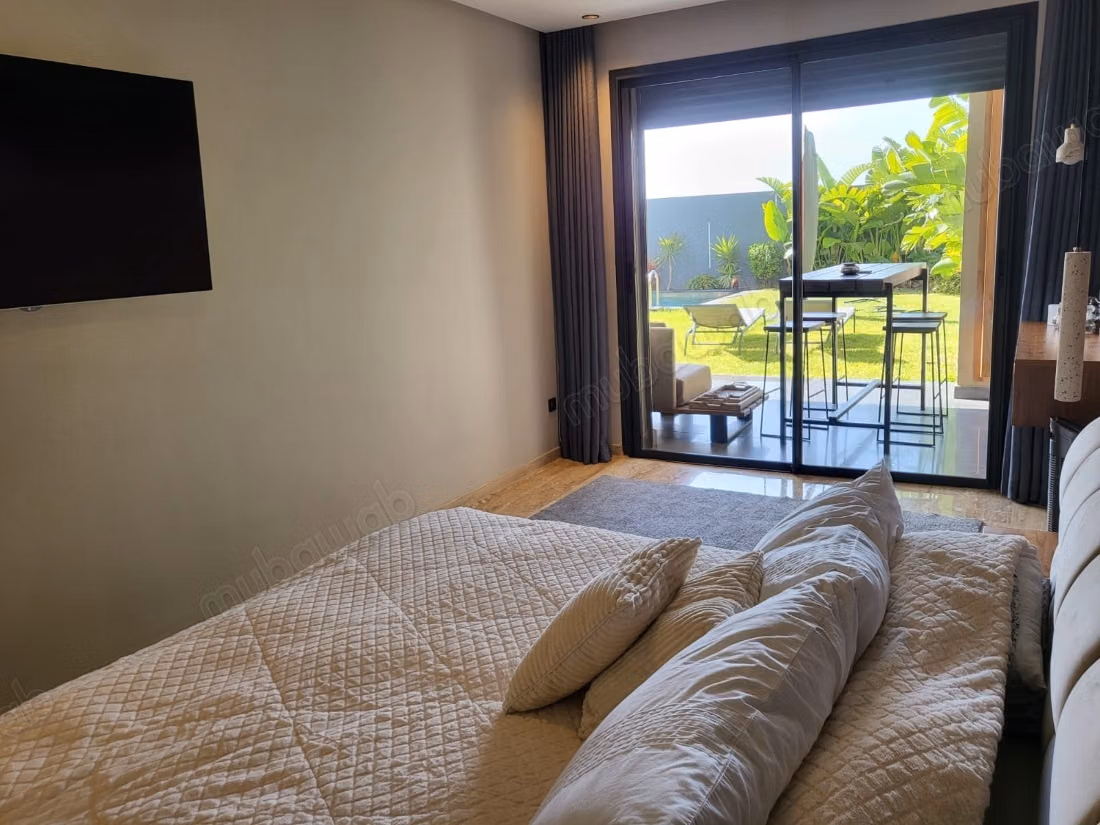 RDJ meublé 312 m² avec piscine Dar Bouazza