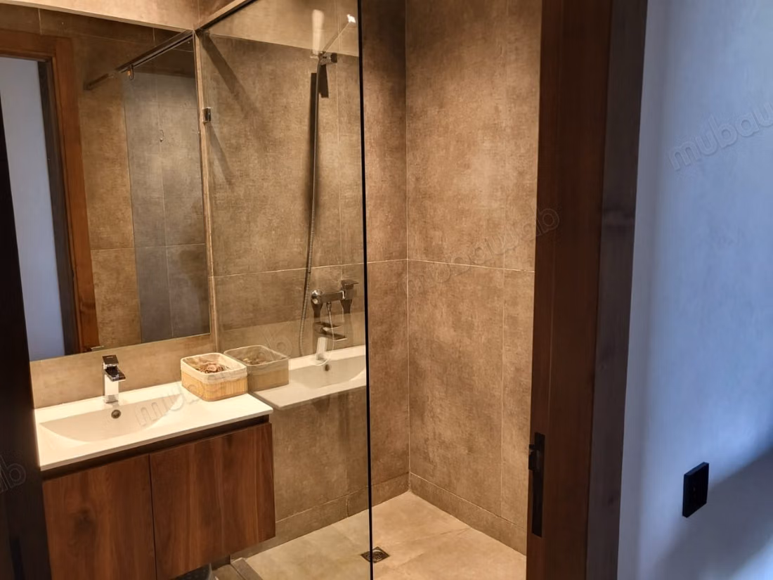 RDJ meublé 312 m² avec piscine Dar Bouazza