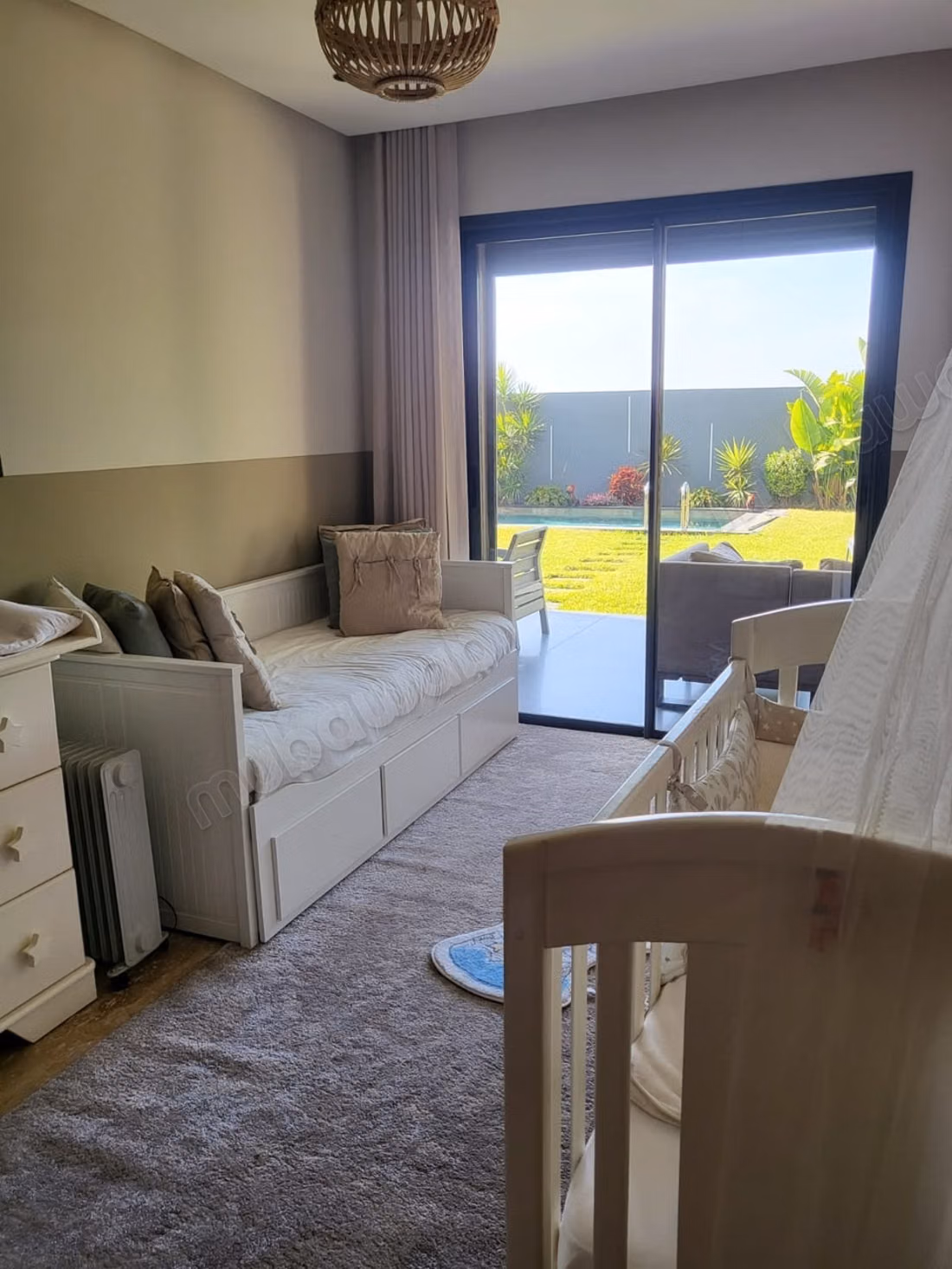 RDJ meublé 312 m² avec piscine Dar Bouazza