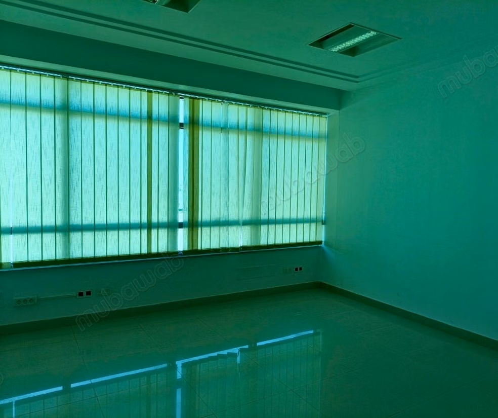 For rent office 500 m² the shores of the lake 1