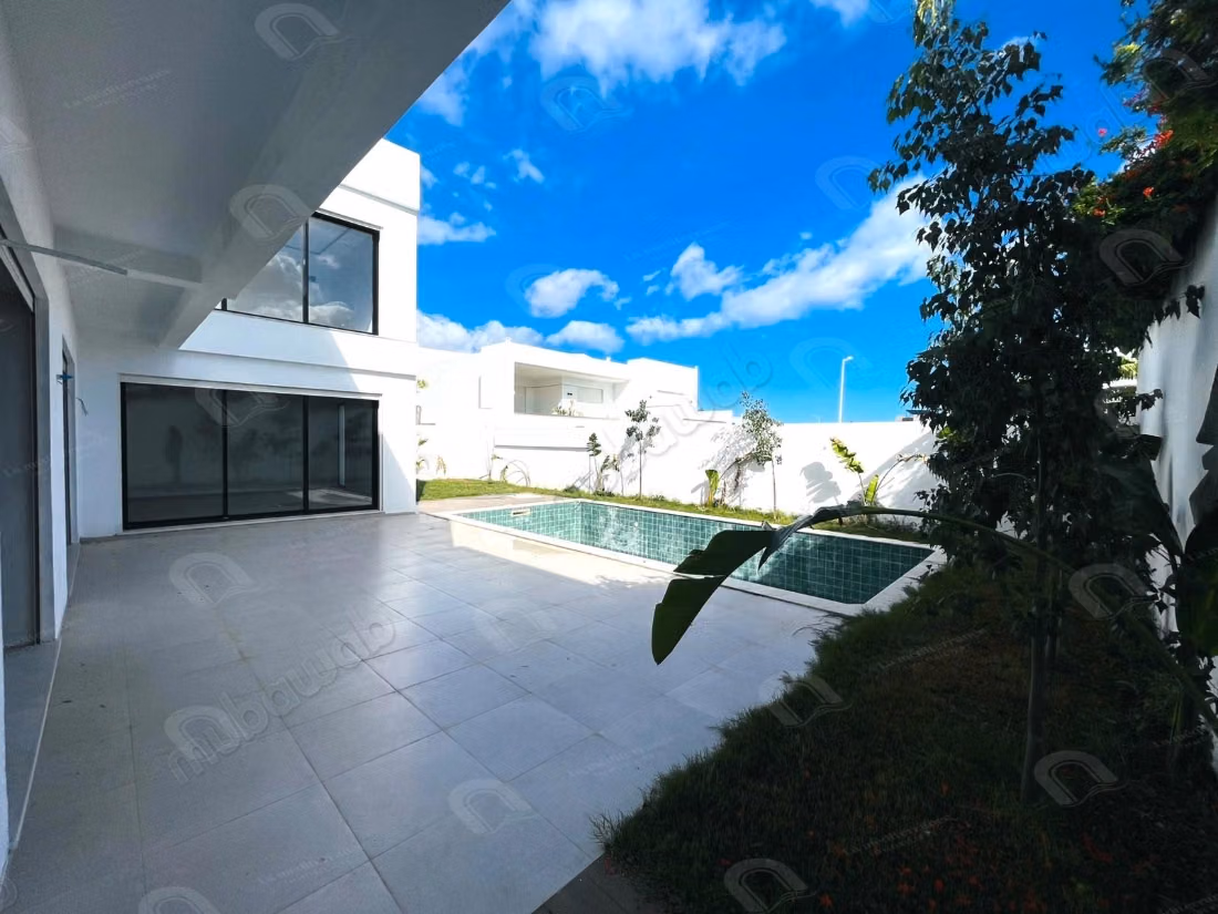 Villa de très haut standing à vendre – Chotrana 3