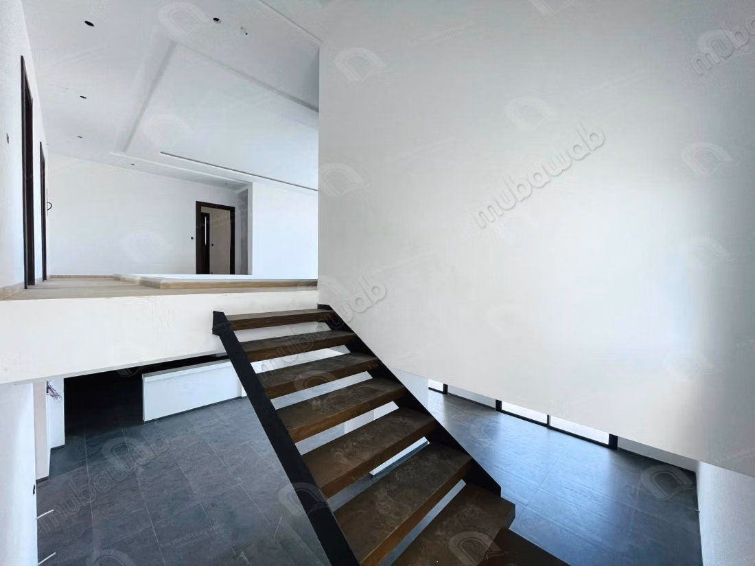 Villa de très haut standing à vendre – Chotrana 3