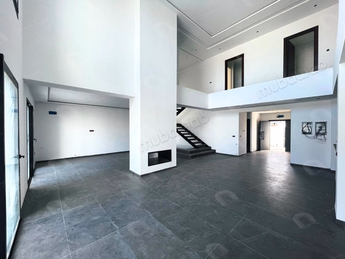 Villa de très haut standing à vendre – Chotrana 3