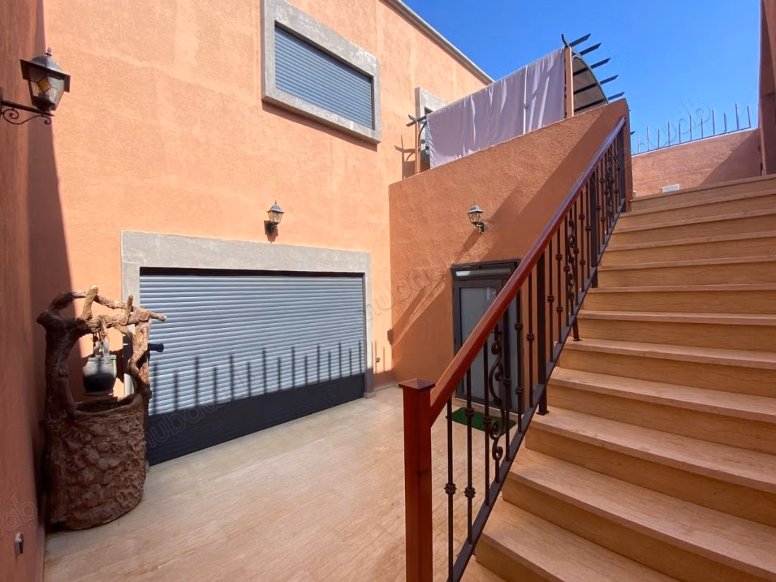 Villa de Lujo con Piscina Climatizada en Kawtar