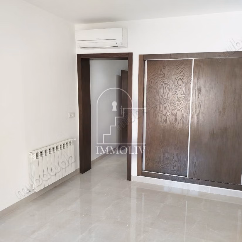 For rent an S2 apartment in Cité les palmeraies l'Aouina