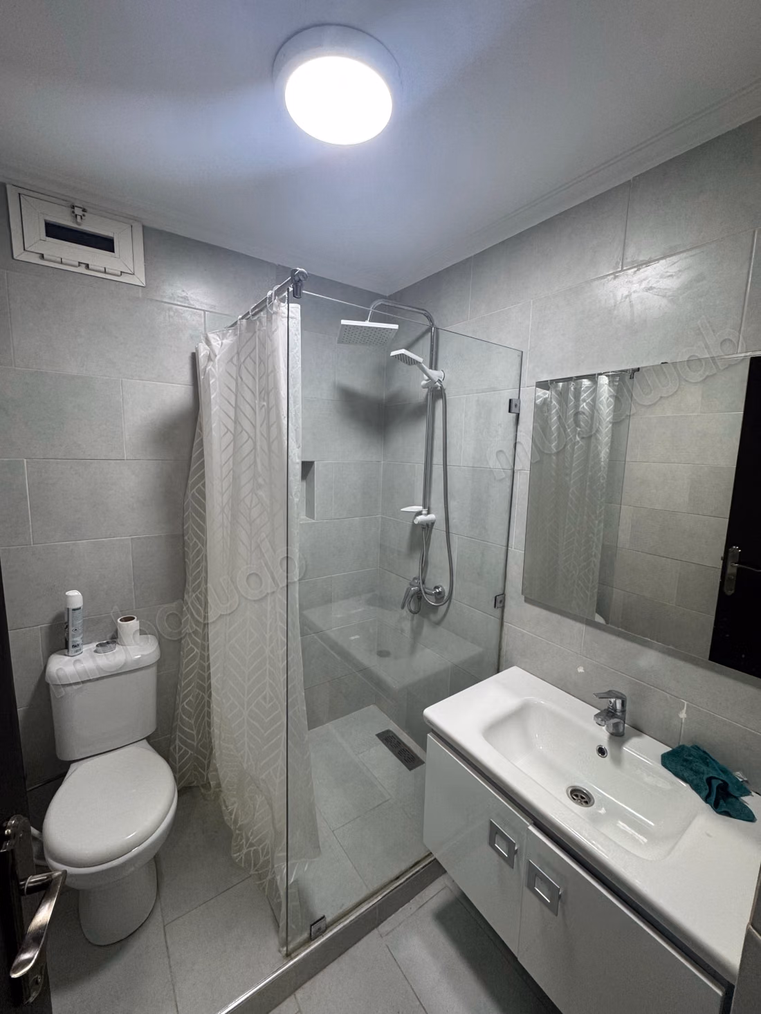 Bonito apartamento en venta en Guéliz. Superficie 75 m². Todo confort con chimenea y aire acondicionado.