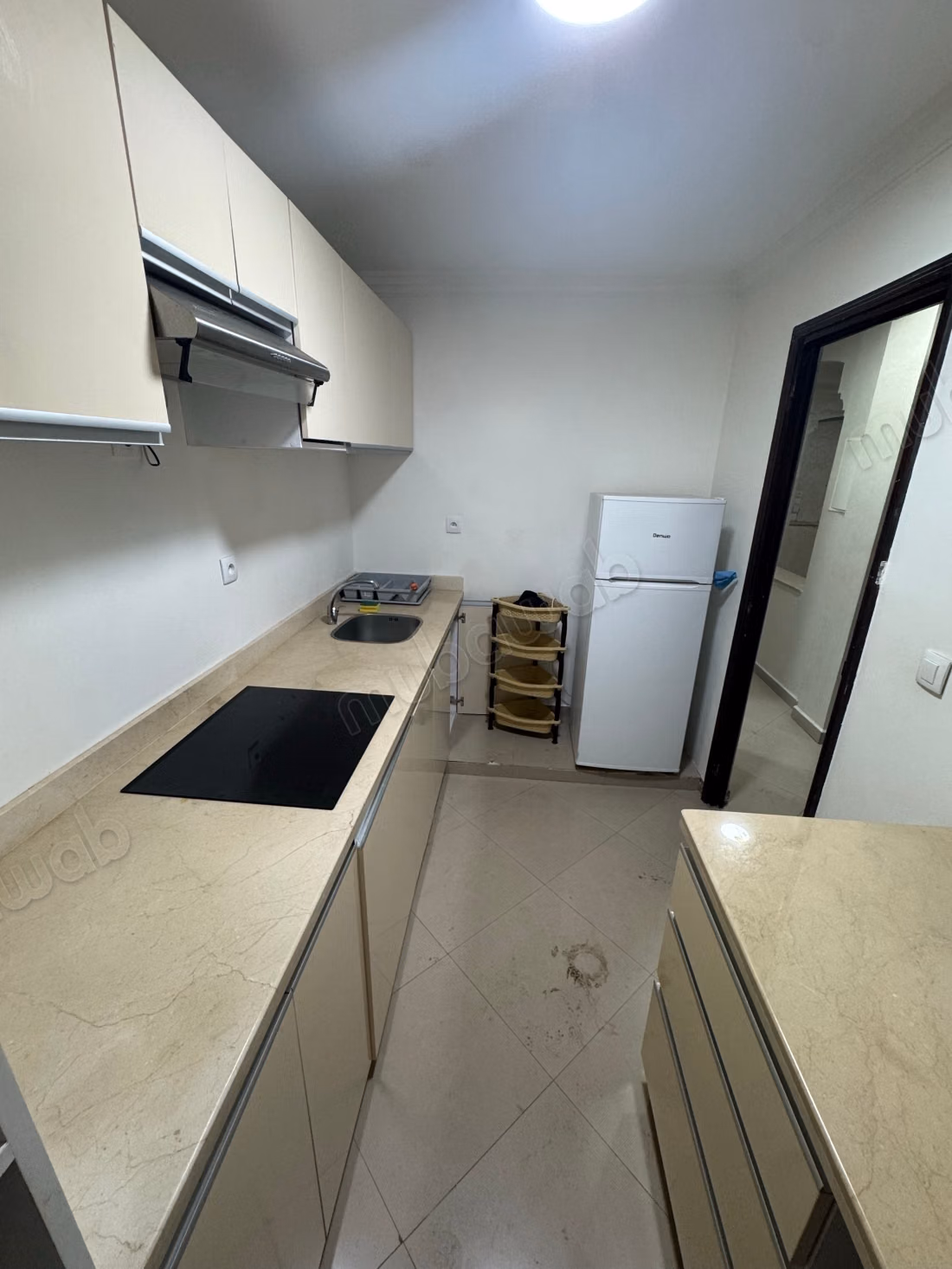 Bonito apartamento en venta en Guéliz. Superficie 75 m². Todo confort con chimenea y aire acondicionado.