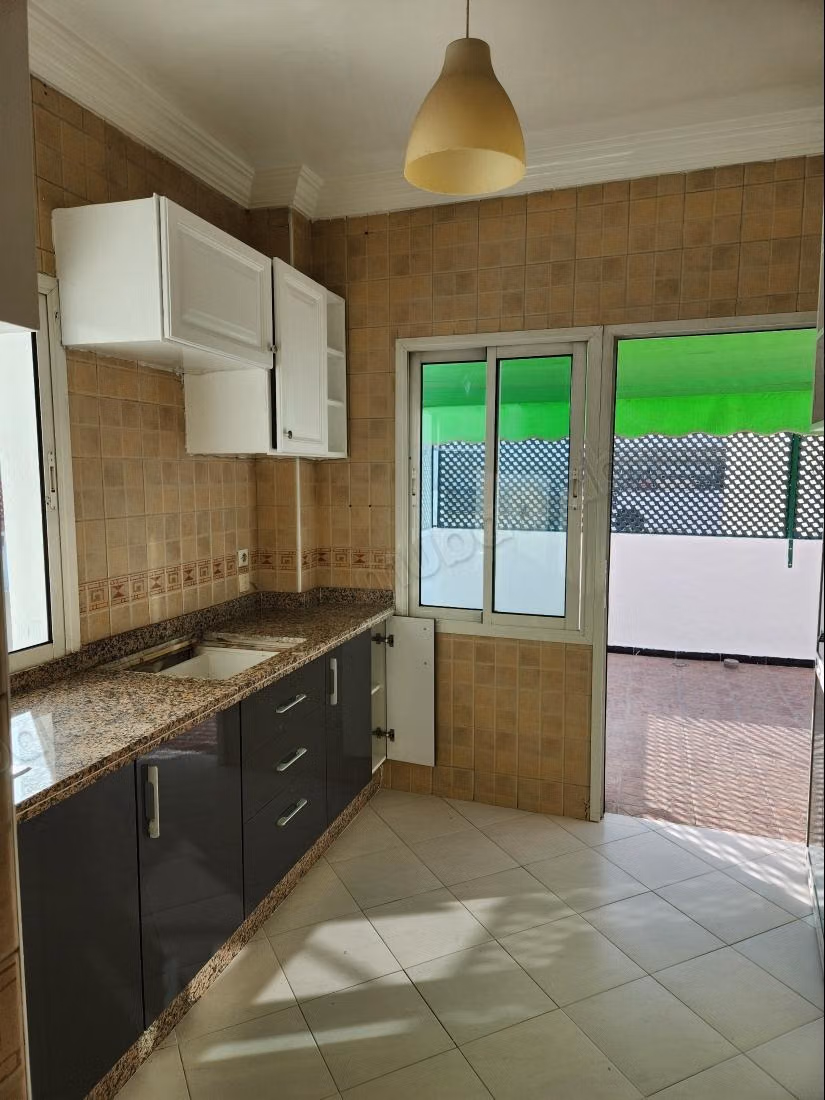 Appartement a louer au centre ville mers sultan
