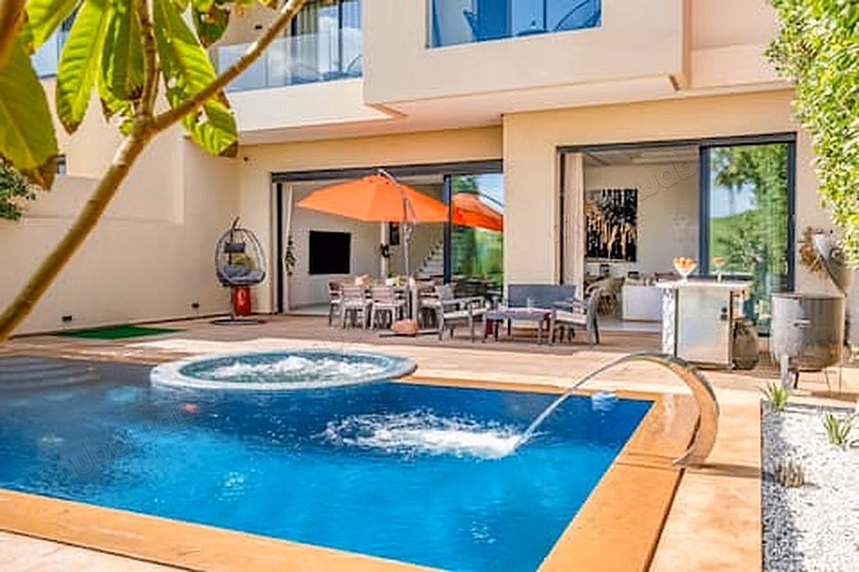 Somptueuse villa avc piscine hammam salle de sport