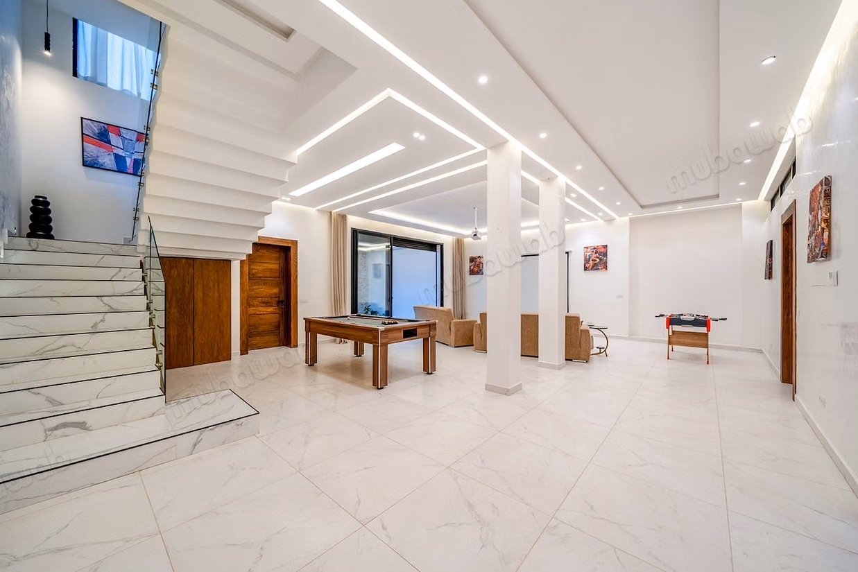 Somptueuse villa avc piscine hammam salle de sport