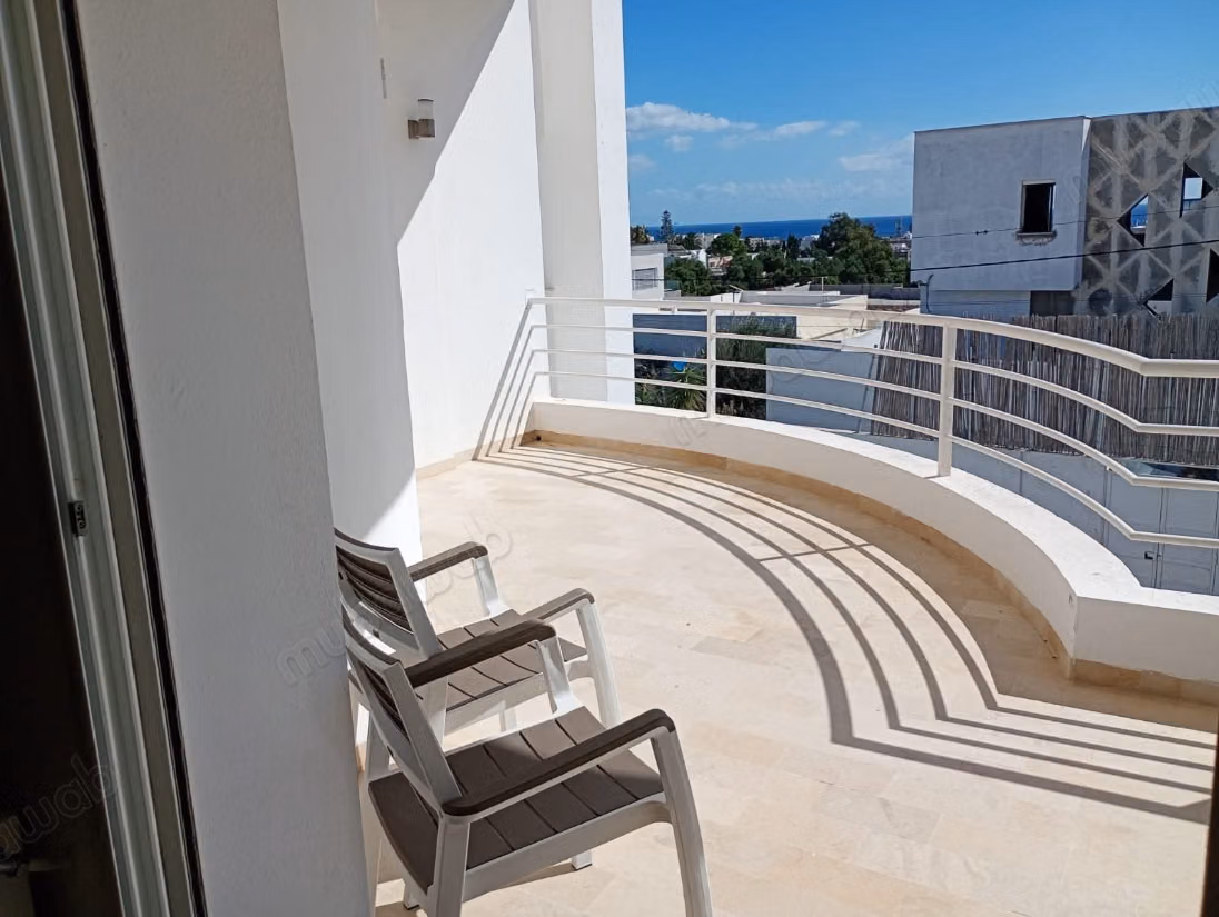 Villa de luxe à louer à Hammamet Nord. 
Surface de 320 m². 
Meublé