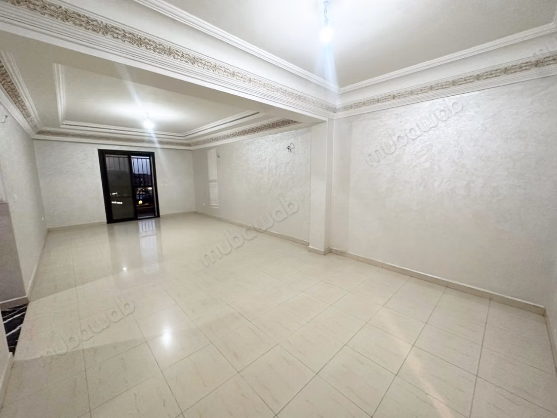 Apartamento vacío en alquiler