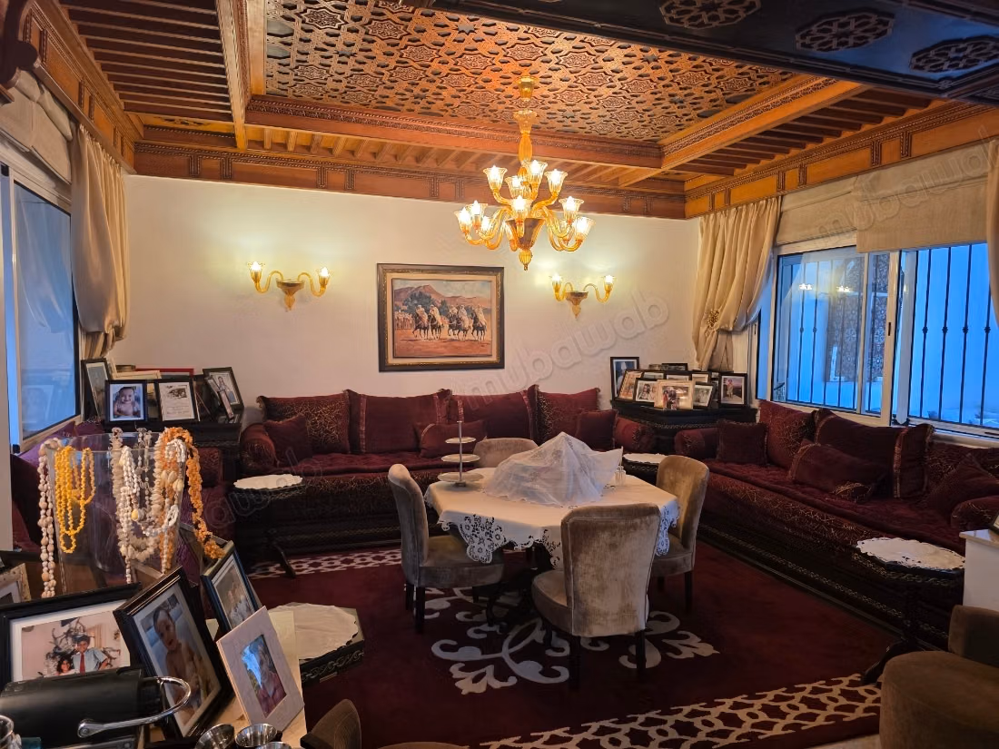 Villa avec piscine en résidence fermée