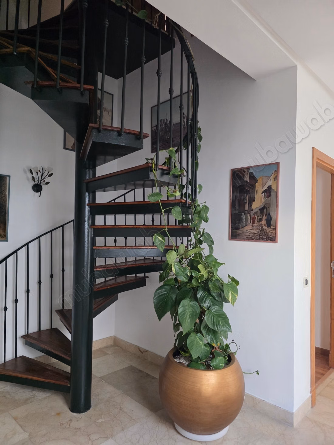 Villa avec piscine en résidence fermée