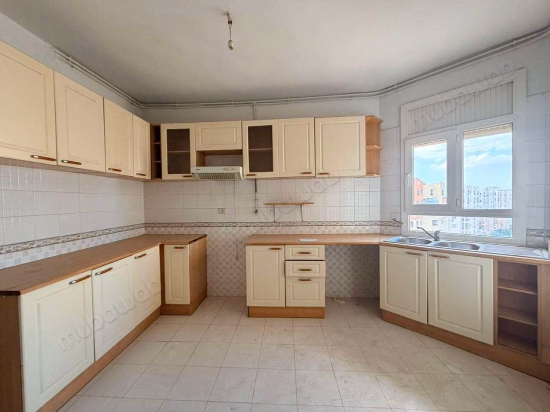  À VENDRE – APPARTEMENT S3, CITÉ EL WAHAT   Cité El Wahat