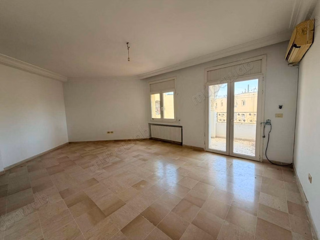  À VENDRE – APPARTEMENT S3, CITÉ EL WAHAT   Cité El Wahat