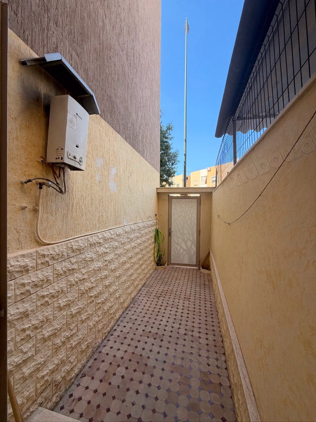 Louez cet appartement à Route Amizmiz. 2 pièces. Lave linge